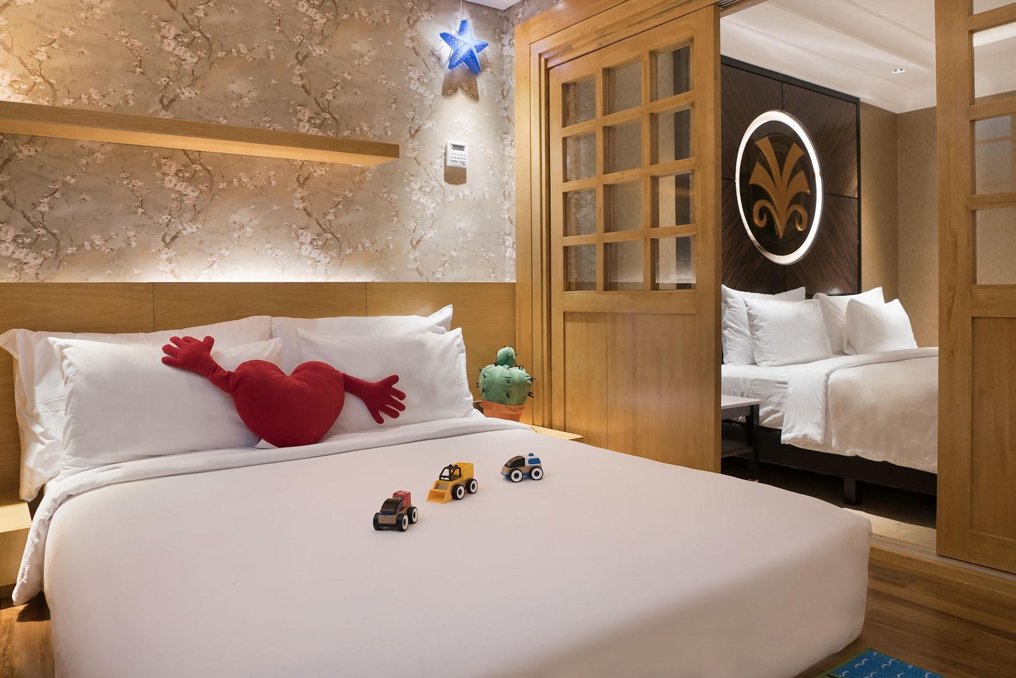 Myko Hotel & Convention Center Makassar Esterno foto