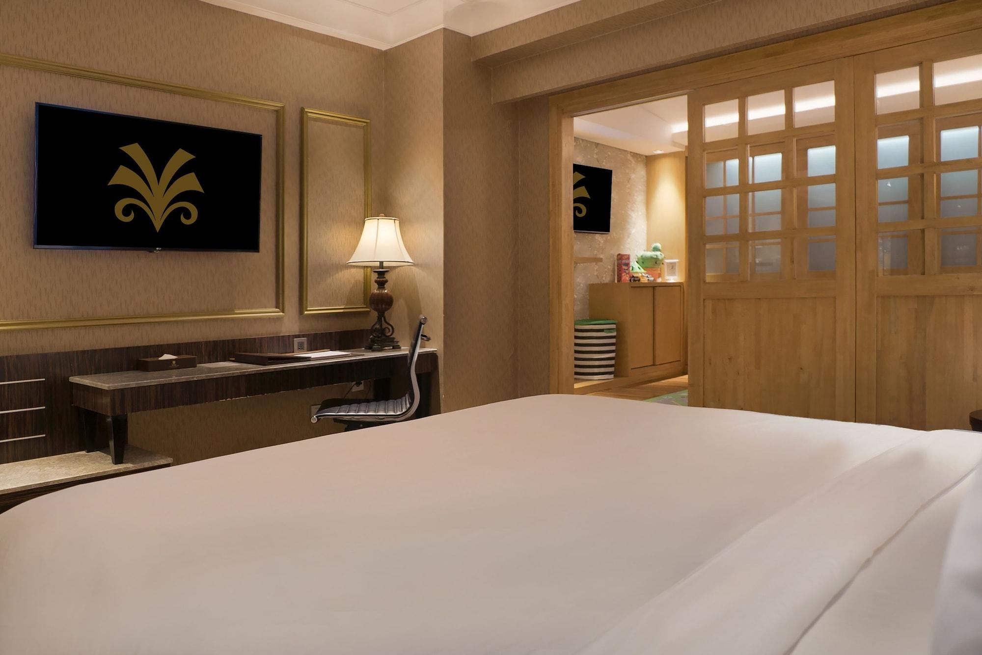 Myko Hotel & Convention Center Makassar Esterno foto