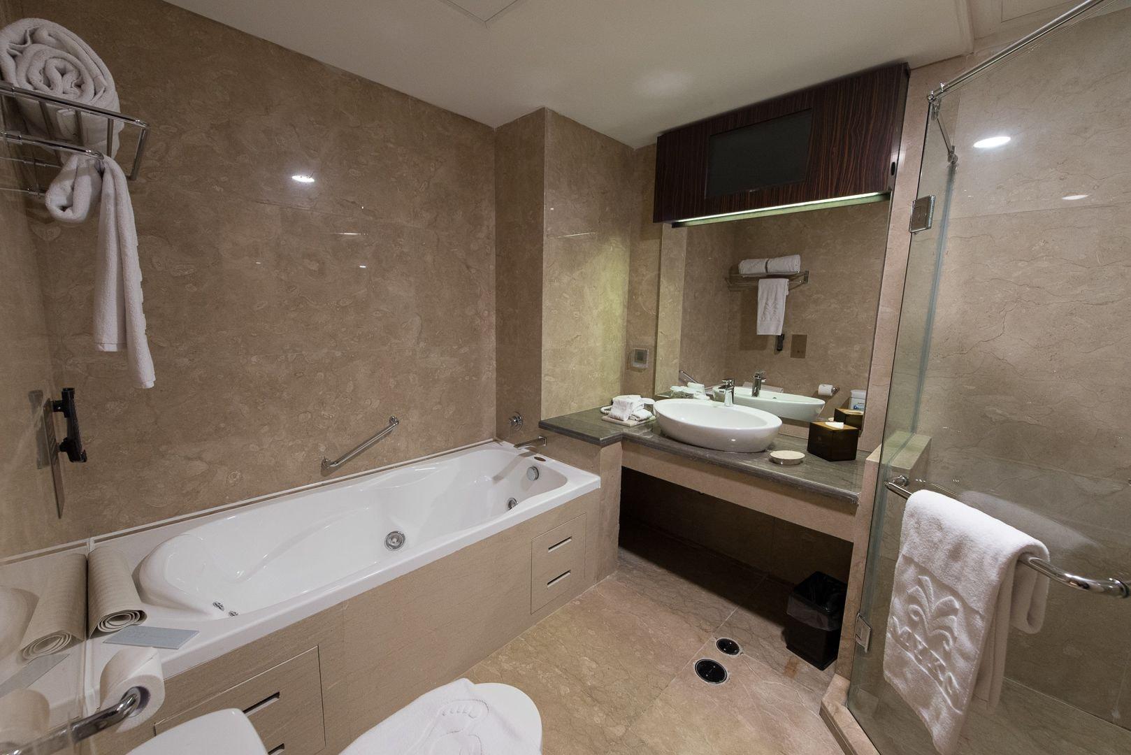 Myko Hotel & Convention Center Makassar Esterno foto