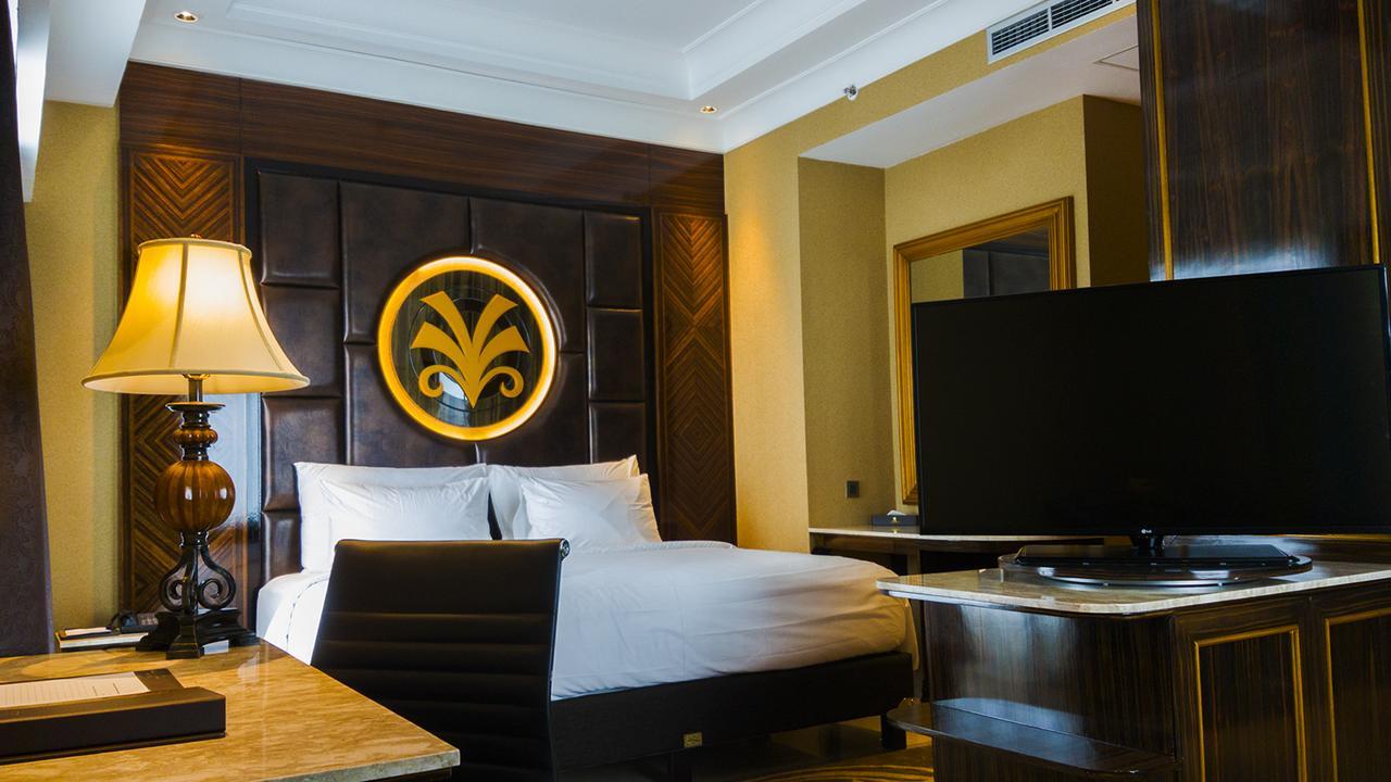 Myko Hotel & Convention Center Makassar Esterno foto