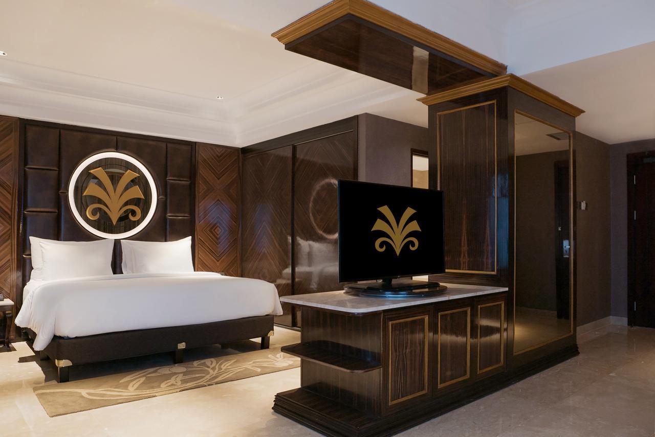 Myko Hotel & Convention Center Makassar Esterno foto