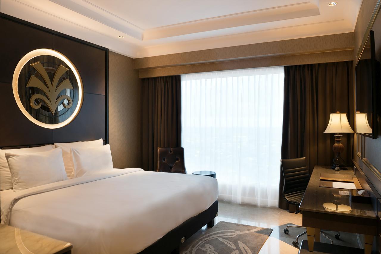 Myko Hotel & Convention Center Makassar Esterno foto