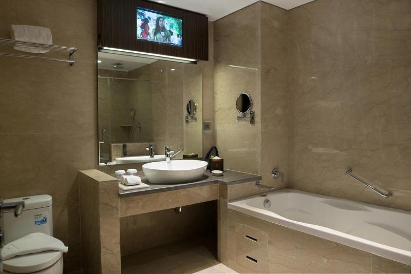 Myko Hotel & Convention Center Makassar Esterno foto