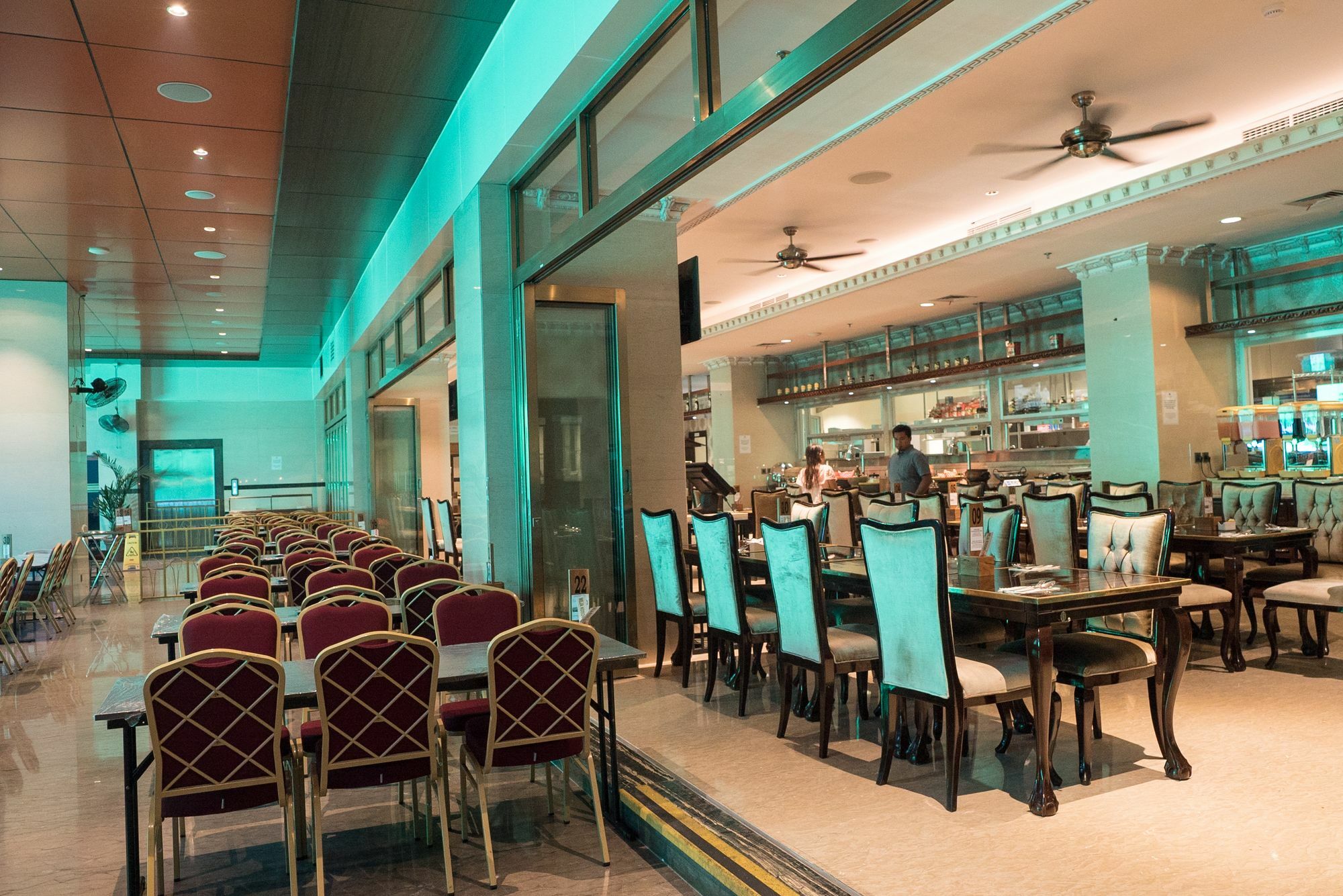 Myko Hotel & Convention Center Makassar Esterno foto